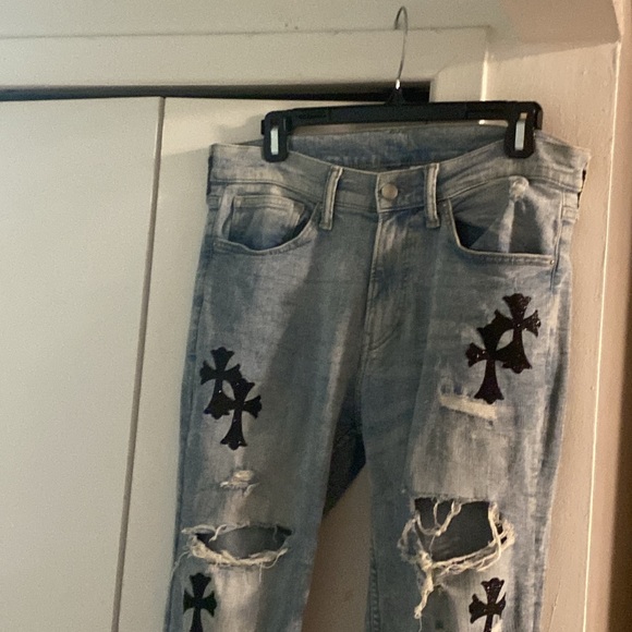 Reconstructed jeans from H&M stylus added their own twist to make them original - Picture 7 of 10